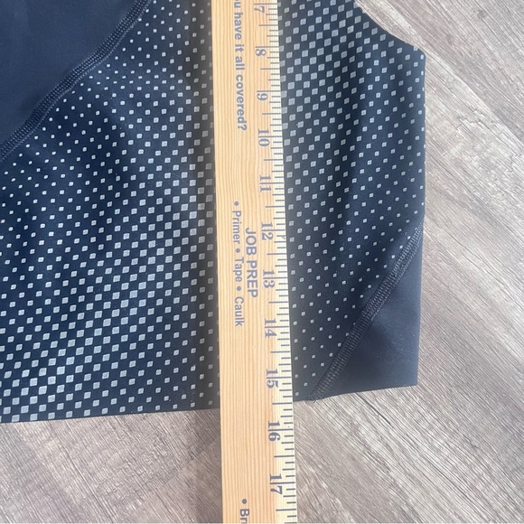 Spanx Reflective Slim Fit Crop Top EUC Size L Black - Picture 9 of 11